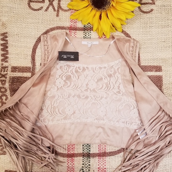 🦋SWEET BOHO🦋S,M,L🦋 ALL SEASON SHORT FRINGE VEST - Picture 3 of 8